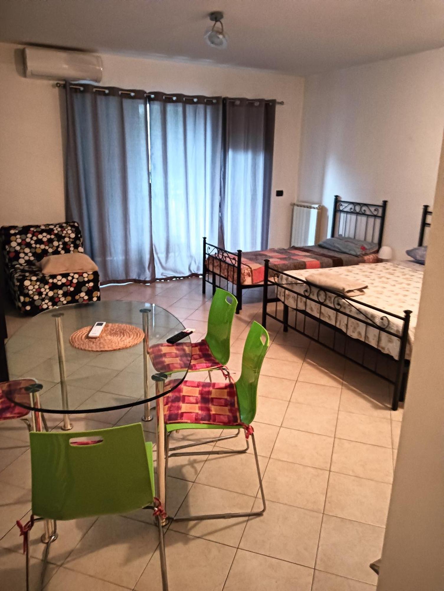 Ferienwohnung Airport Alexander Genua Zimmer foto